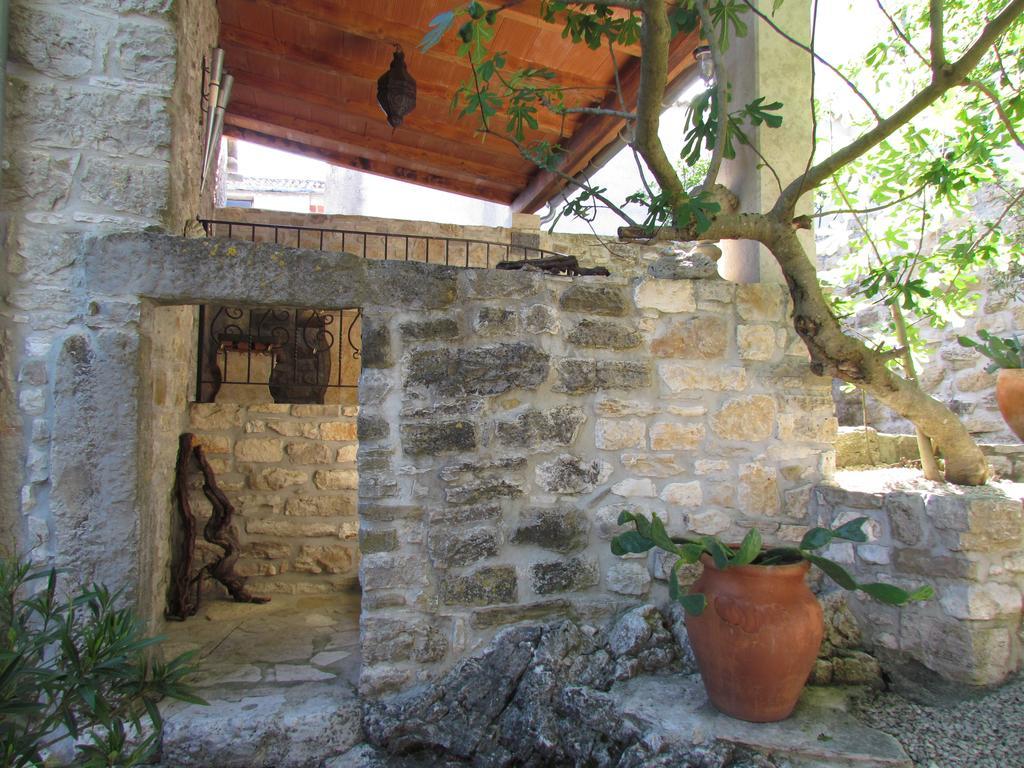 Summerhouse Beram Pazin Eksteriør billede